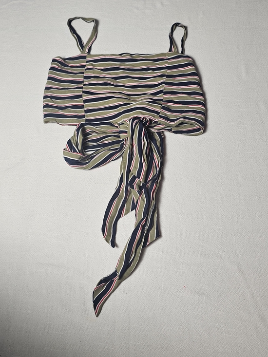 Faithfull the Brand Tops - Faithfull the Brand crop top Womens Size 6 Medium